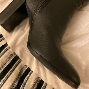 Selling Kenneth Cole Knee High Boots